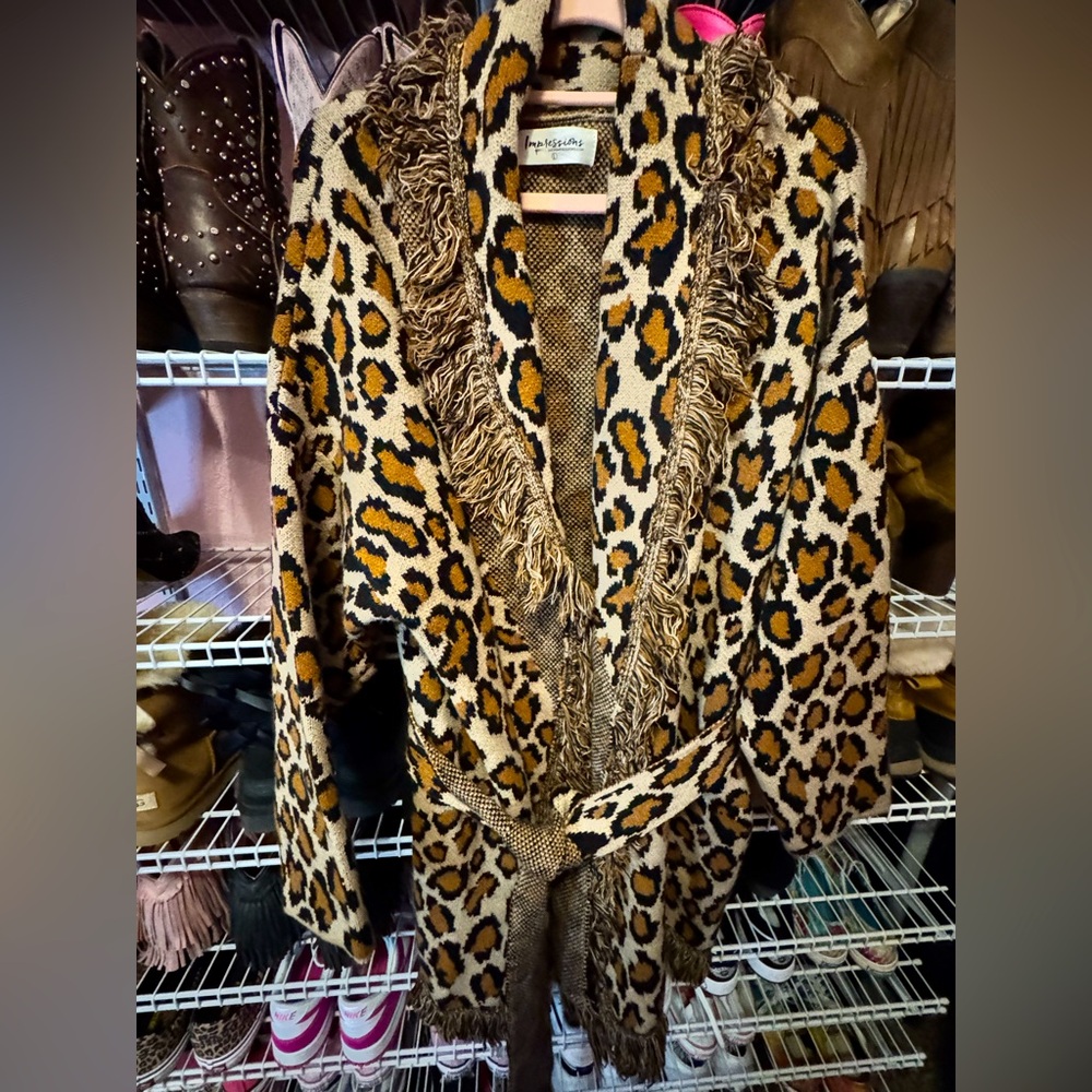 Women’s leopard sweater cardigan, size Large
